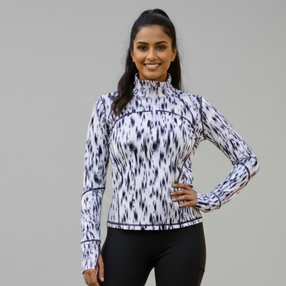 GAPFit XS Black White Abstract Print Quarter Zip Pullover Athletic Running Top - Picture 1 of 10